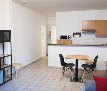 Location Appartement 1 pièce 30m² LYON 7ème - Photo 5