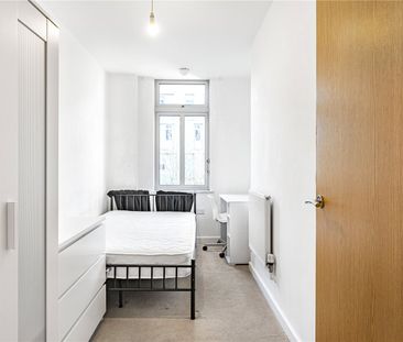 Coral Apartments, Salton Square, London, E14 7GL - Photo 3