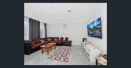 Exceptional Family Home for Rent in Prime Leppington Location - Photo 3