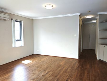 Welcome to This Light-Filled Top-Floor Unit, Set in a Boutique Block of Just Six. - Photo 5