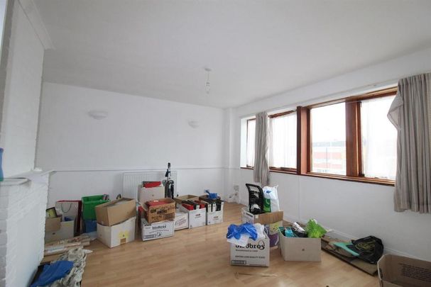 3 bedroom apartment to rent - Photo 1
