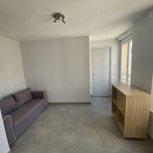 LAVAL, appt T2 Meublé au RDC - Photo 2