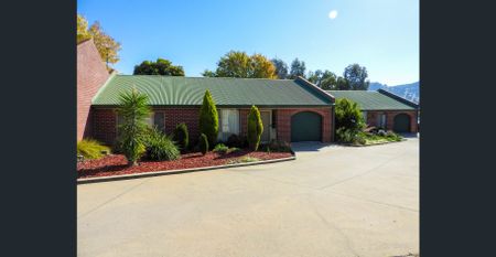 Spacious 2 Bedroom Unit - Photo 5