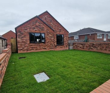 2 bedroom bungalow to rent - Photo 1