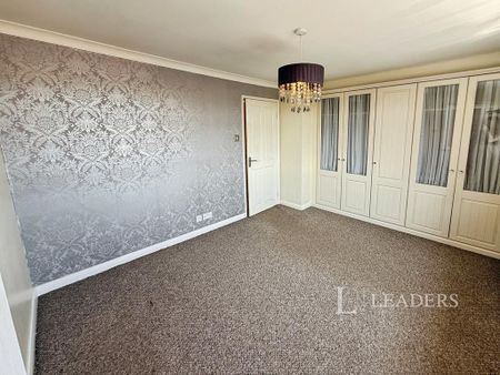 3 bedroom terraced house to rent - Photo 5