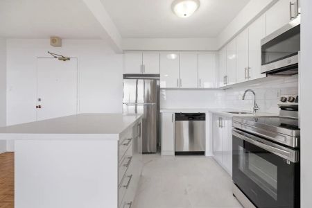 Frederick Apartments — 1 Bedroom (Renovated) - Photo 2