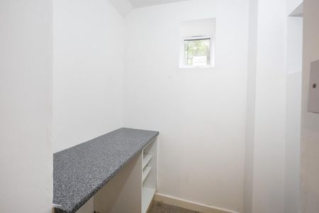 1 Bed Flat - Photo 4