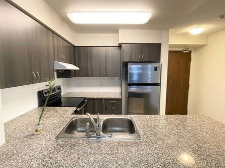 For Lease - 35 Hollywood Avenue Unit# 818, Toronto, Ontario - Photo 3
