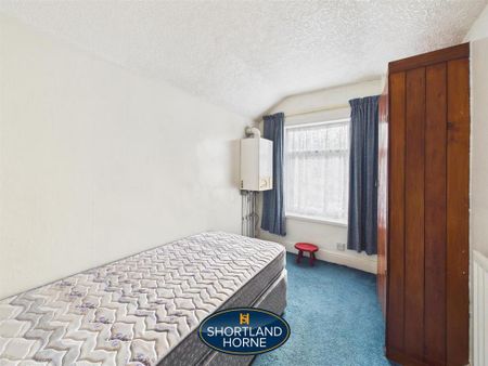 4 bedroom terraced house to rent - Photo 2