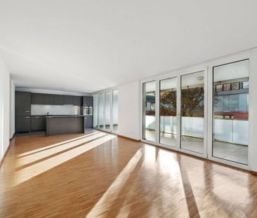 Lichtdurchflutete 3.5 Zimmerwohnung in Sissach - Photo 1