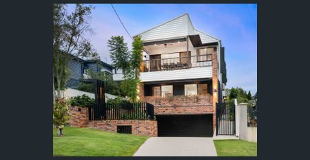 Striking Contemporary Tri-Level Oasis with Private Pool – Outdoor Maintenance Included - Photo 5