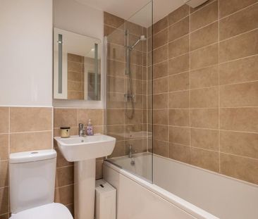 3 bedroom end of terrace house to rent - Photo 6