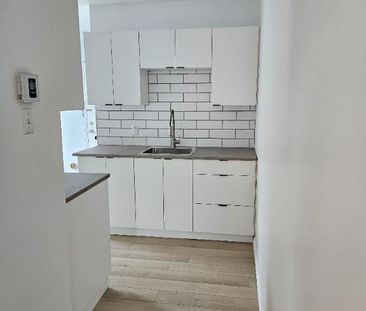 Magnifique 3½ rénové – Stationnement inclus – Disponible maintenant... - Photo 2