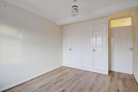 Meadfield Road, Slough, SL3 - Photo 2