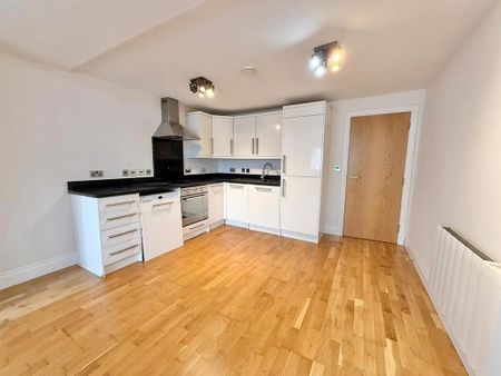 2 bedroom flat to rent - Photo 4