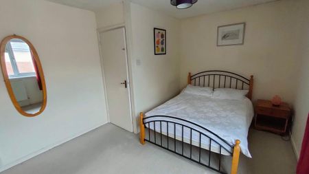 2 bedroom end of terrace house to rent - Photo 5