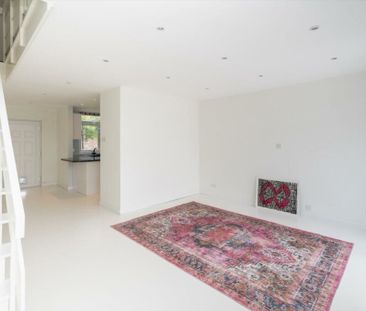 3 Bedroom - Photo 2