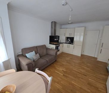 2 Bed Flat, Ashbourne Avenue, NW11 - Photo 2