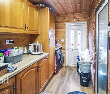 4 bedroom detached house to rent - Photo 6