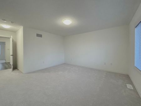 For Lease - 65 Kirkwood Way, Barrie, Ontario - Photo 5