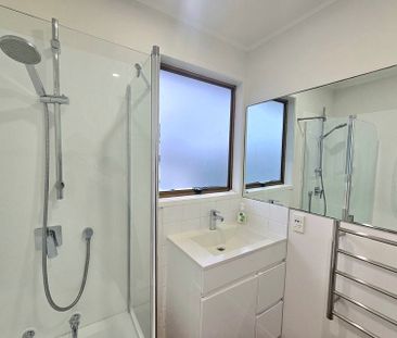 Freshly Renovated 3 Bedroom Home - Photo 5