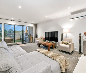 Modern & Spacious Townhouse in the Heart of Springvale - Photo 5