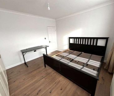 Spencer Road, Mitcham, Surrey, CR4 - Photo 5