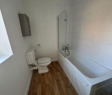 2 bedroom semi-detached house to rent - Photo 6