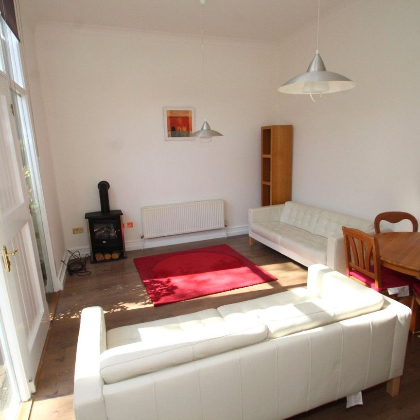 2 bedroom house to rent - Photo 1