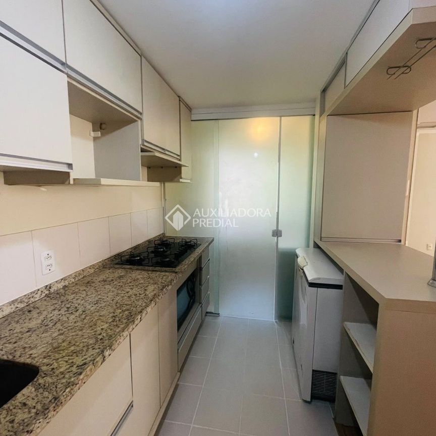 Apartamento com 3 quartos e 68m² para alugar em Jardim Carvalho, Porto Alegre. - Photo 1