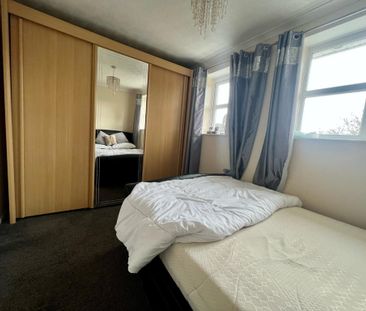 2 bedroom semi-detached house to rent - Photo 4