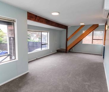 3 bedroom townhouse with carspace - Photo 2