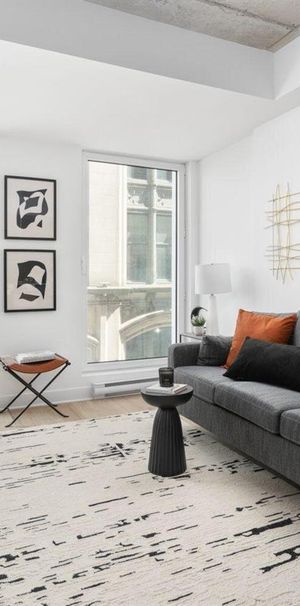 Bachelor - 240 Rue Notre-Dame Ouest, Montréal - Photo 1