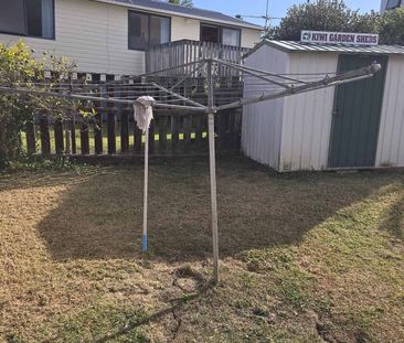 Charming 2-Bedroom Unit in New Lynn - Photo 2