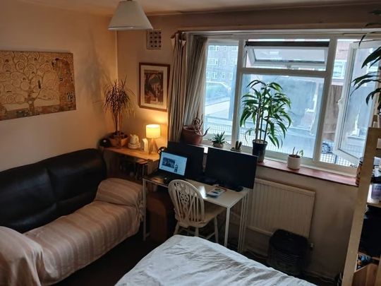 Room in a Shared House, The Vale, W3 - Photo 1