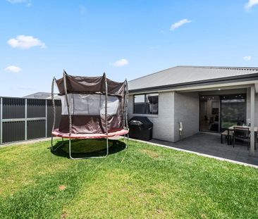 Spacious Modern Home - Photo 6