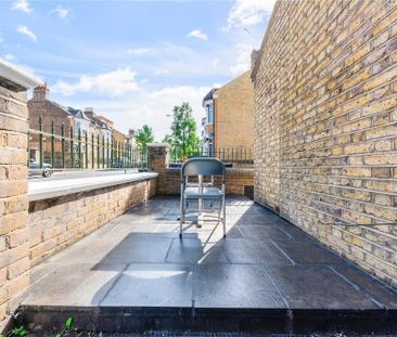 Room in a Shared House, With Private Bathroom, SE10 - Photo 1