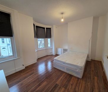 2 Bed Flat, Goodall Road, E11 - Photo 1