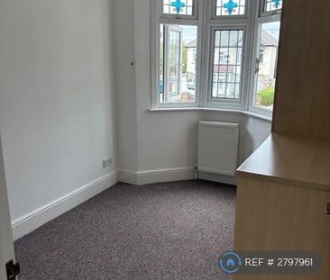 3 bedroom end of terrace house to rent - Photo 5