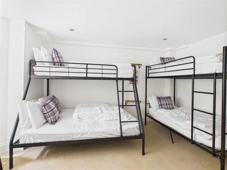 3 bedroom flat to rent - Photo 5