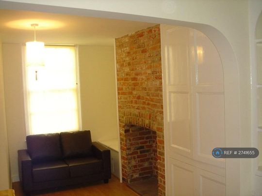 3 bedroom terraced house to rent - Photo 1