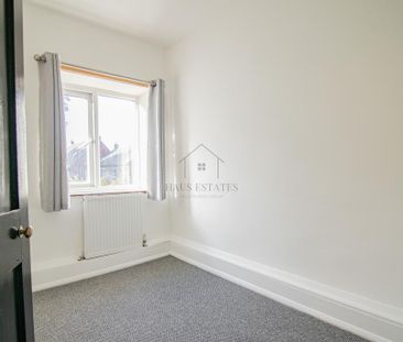 2 bedroom end of terrace house to rent - Photo 3