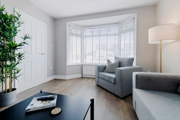 3 bedrooms 1 bathroom - Photo 1