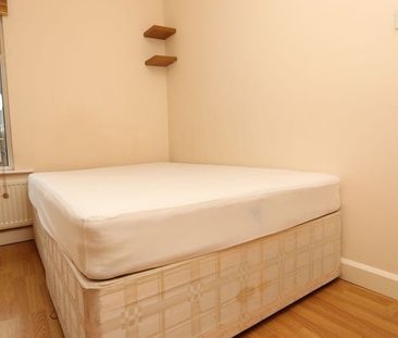 Room in a Shared House, London, E13 - Photo 5