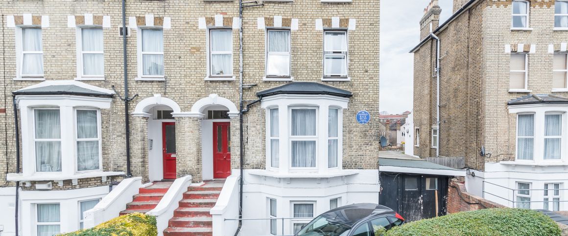 Pendennis Road, Streatham Hill, SW16 2SS - Photo 1