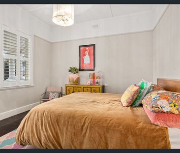 Versatile Coburg Living – 3-Bedroom Home with Separate Studio - Photo 4