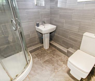 2 bedroom semi-detached house to rent - Photo 5