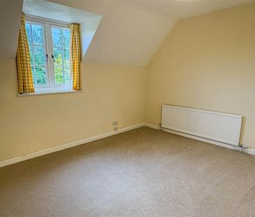 Chestal, Dursley - Photo 5