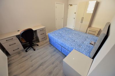 1 bedroom Apartment in Midland Road, Leeds - Photo 5