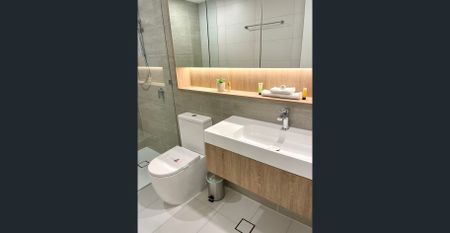 Stylish Apartment Living in the Heart of Broadbeach - Photo 5